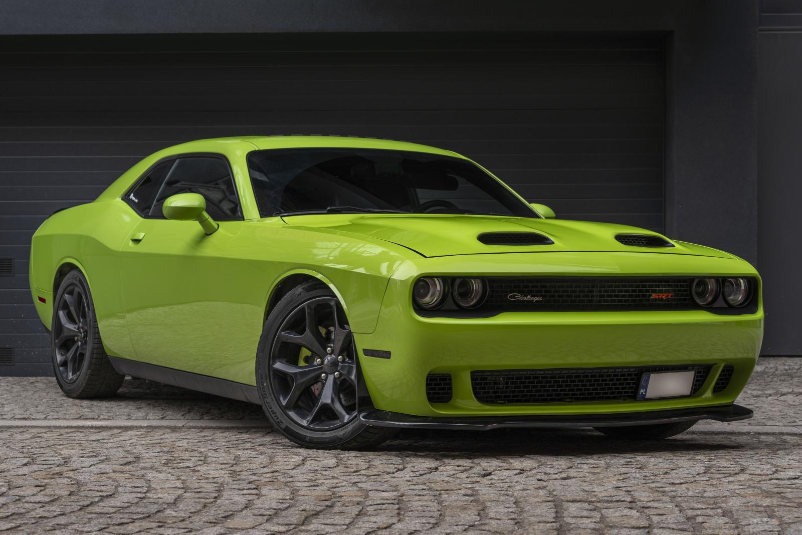 DODGE CHALLENGER V8